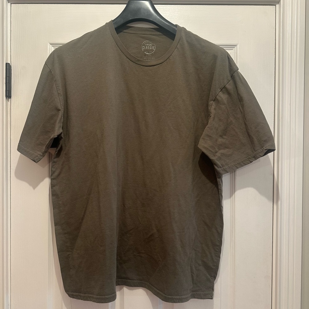 Men's Classic Short Sleeve Tee in Olive